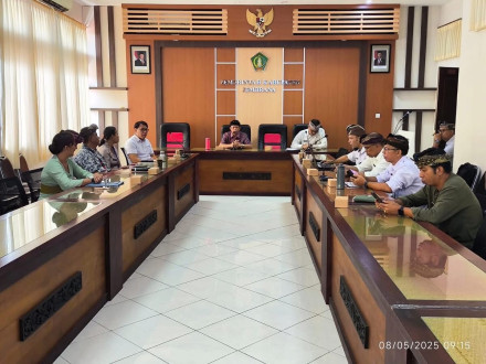 RAPAT PEMBAHASAN PRODUK HUKUM DAERAH KABUPATEN JEMBRANA TAHUN 2025