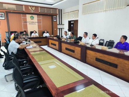 RAPAT PEMBAHASAN PRODUK HUKUM DAERAH KABUPATEN JEMBRANA TAHUN 2025 JUMAT 9 MEI 2025